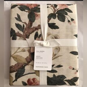Pottery Barn Nola duvet Queen/Full